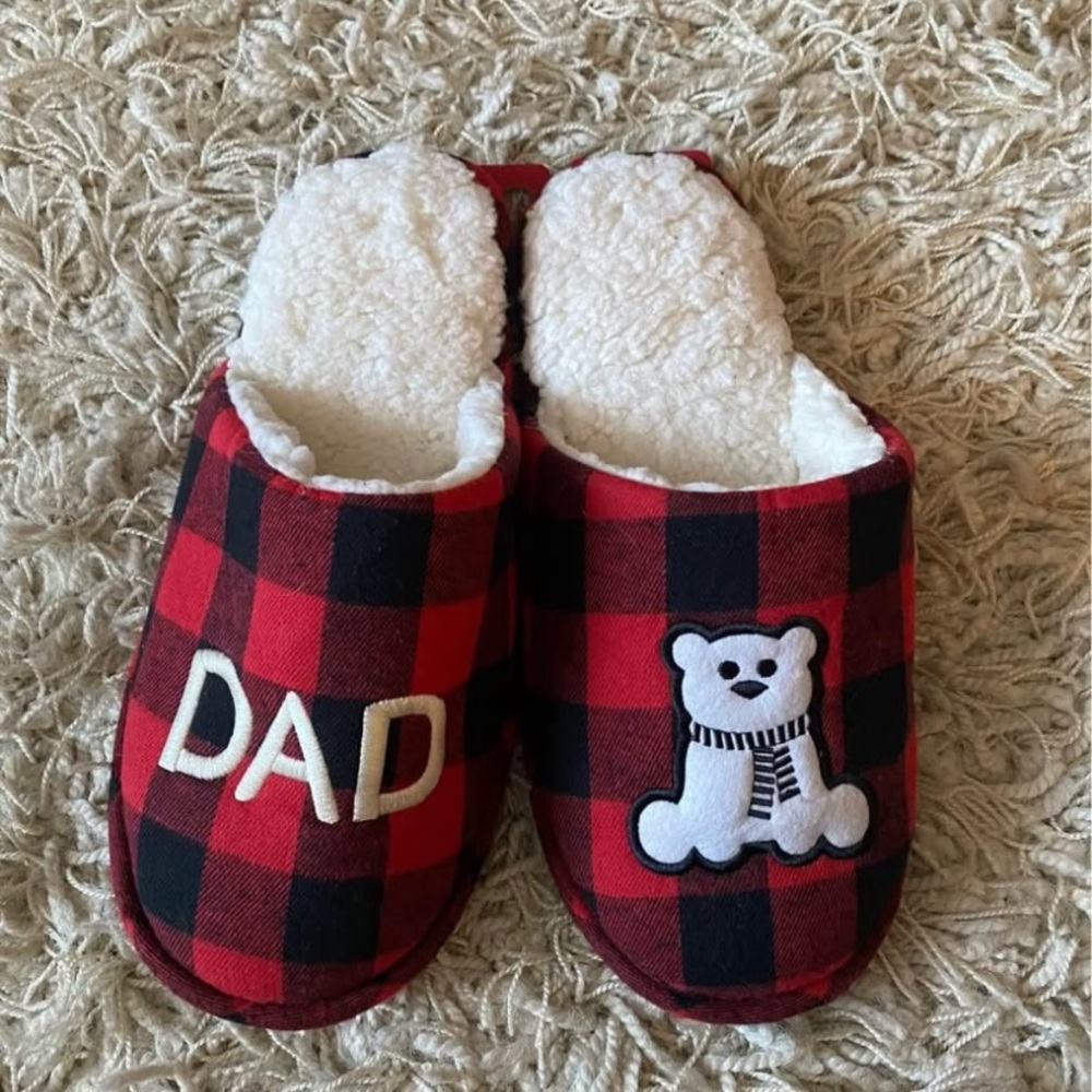 Mens Dad Slippers Size 8-9 Red Christmas Plaid NWT